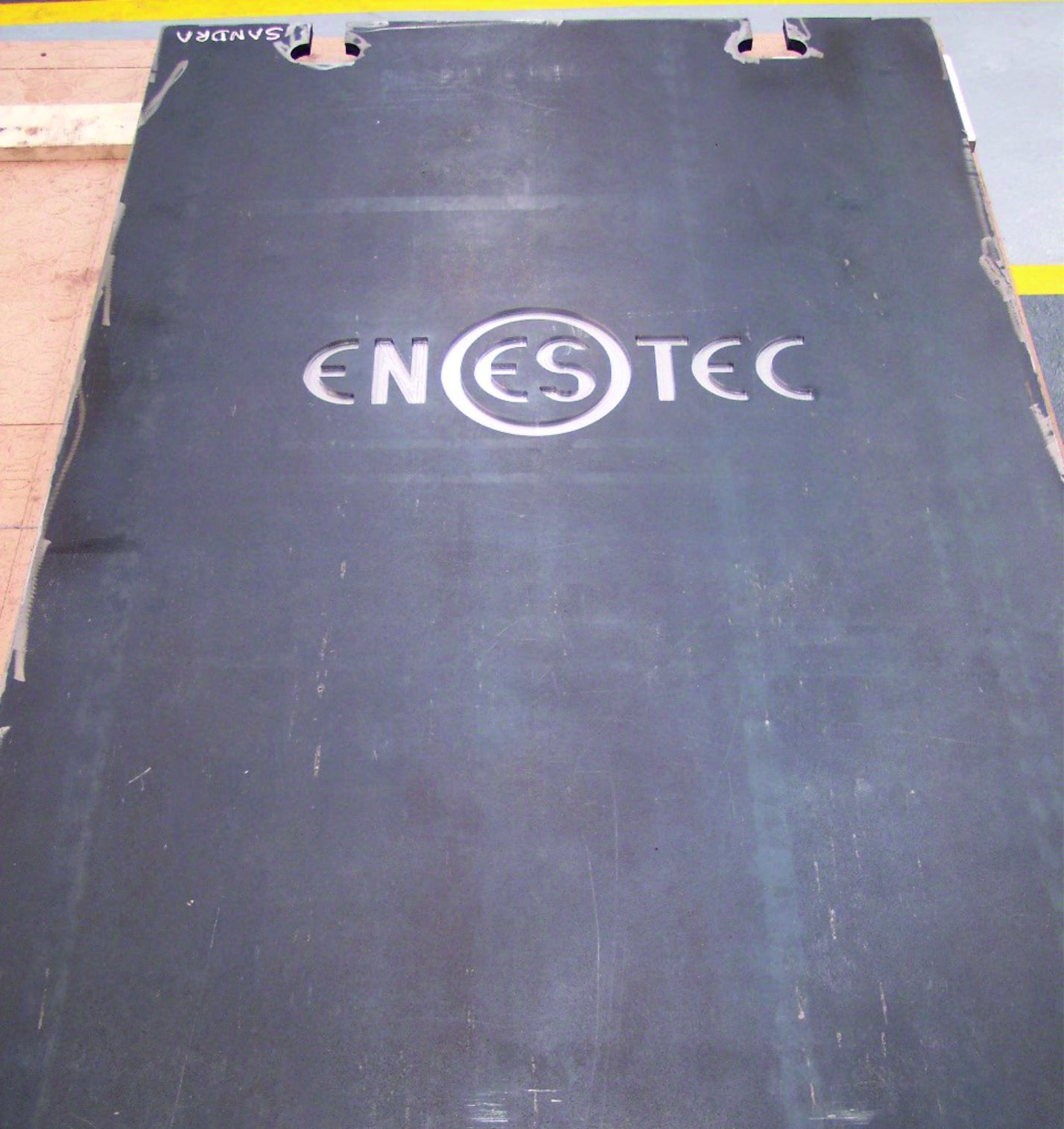 Laser Yag trabajando metal